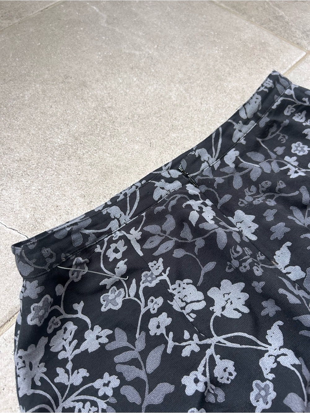 Sigrid Olsen Black Midi Skirt with Gray Floral Print - Picture 3 of 4